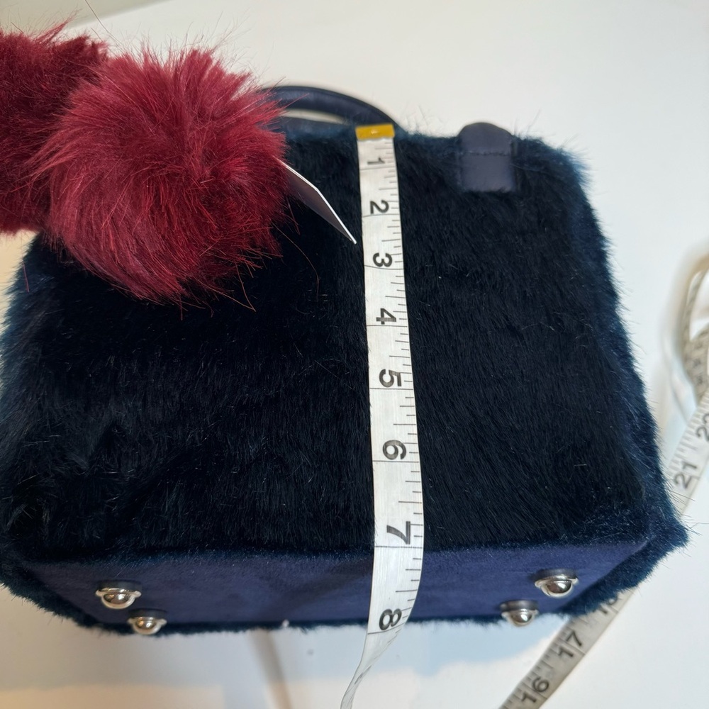 Violet & Brooks Designer Faux Fur Box Style Handbag w/ Snap-in Liner - Picture 11 of 12